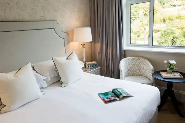 Standard double bedroom